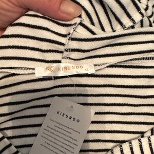 Women's Black and White Striped Top